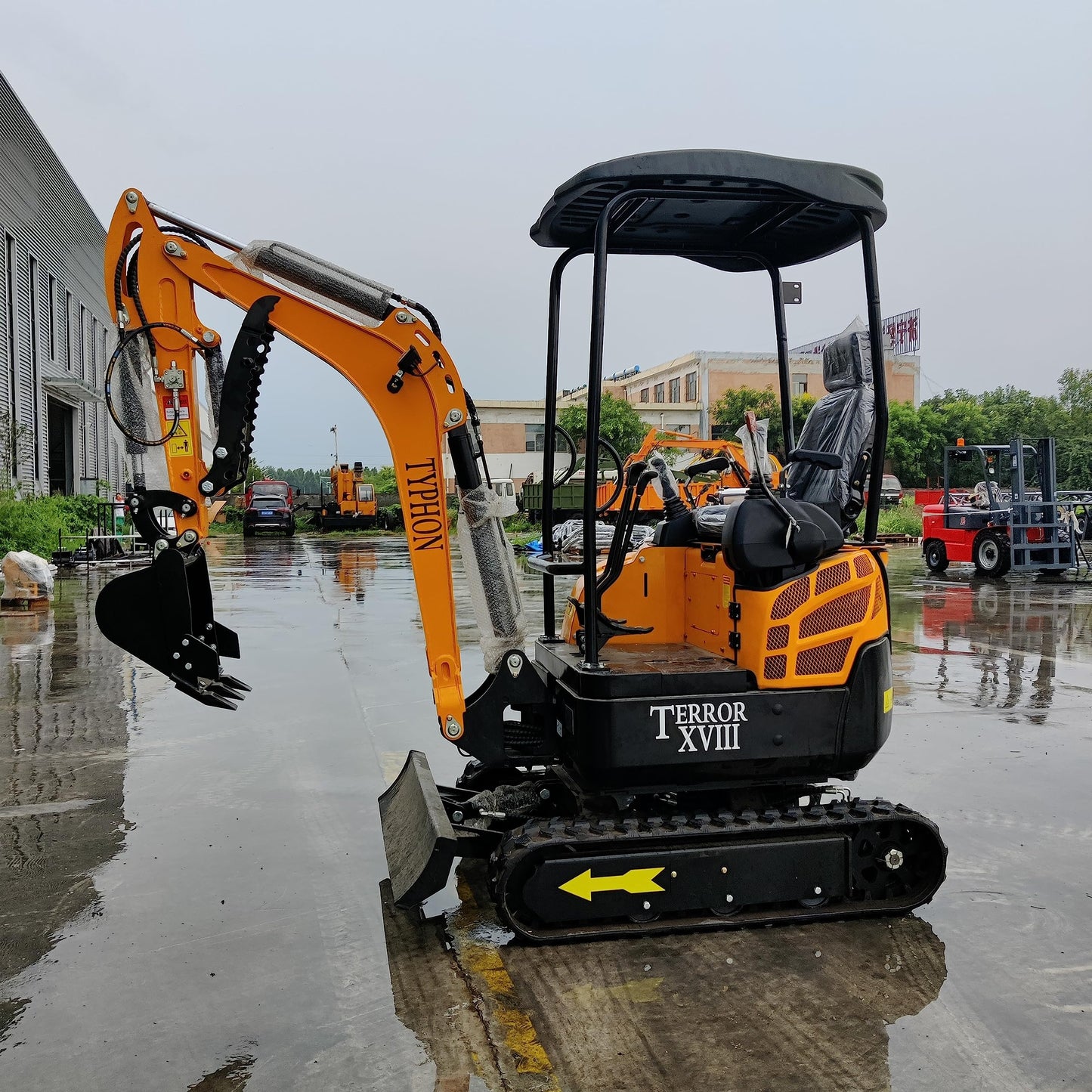 TERROR XVIII – 4,000 lbs Mini Excavator EPA Certified | D902 Diesel Engine