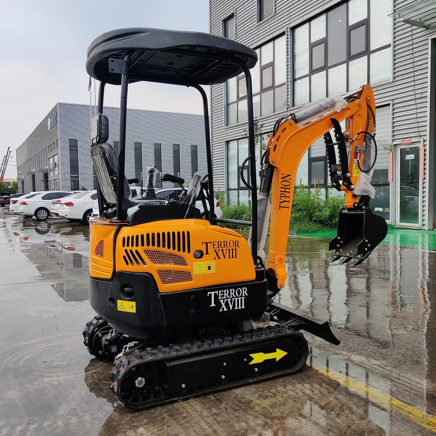 TERROR XVIII – 4,000 lbs Mini Excavator EPA Certified | D902 Diesel Engine